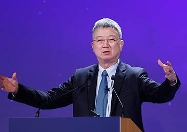 IMF前副总裁朱民：18个月内，中国将诞生超百个类似DeepSeek的突破